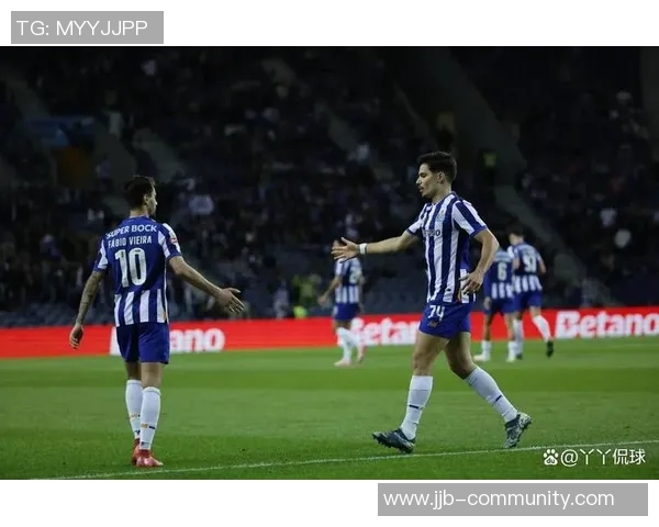 德甲精彩对决波尔图狂胜里昂五球大捷引发全场热潮