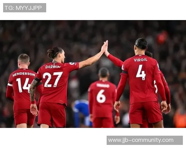 英超激战：多特蒙德与利物浦零平局红牌事件引发全场热议与争议