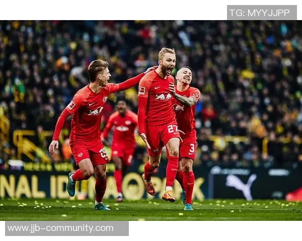 欧联杯惊心动魄之战曼联逆转莱比锡全场沸腾瞬间回顾