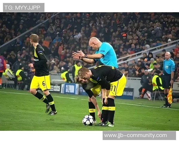 尤文图斯绝杀切尔西精彩对决回顾全场沸腾瞬间解析 尤文图斯绝杀切尔西精彩对决回顾全场沸腾瞬间解析