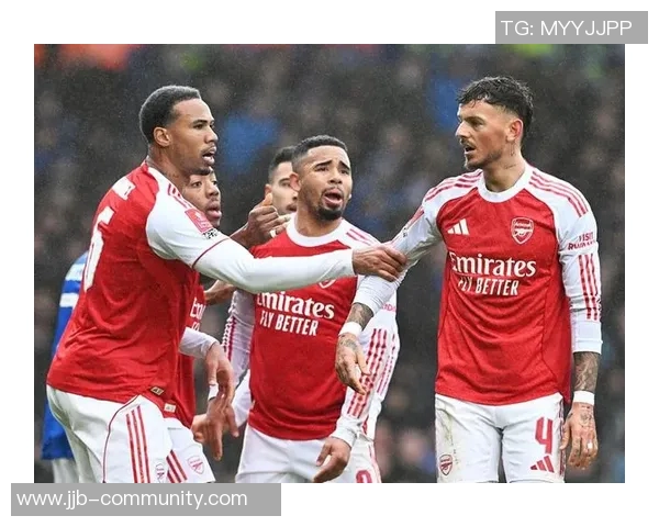 德甲精彩对决阿森纳逆转巴黎圣日耳曼上演帽子戏法全场沸腾