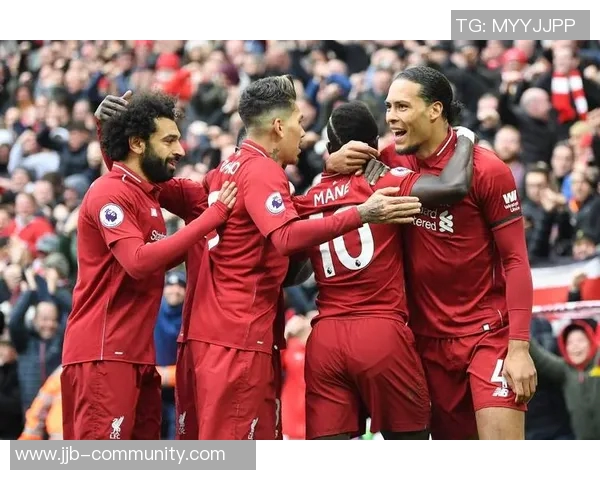 英超激战巴黎圣日耳曼与利物浦握手言和争议判罚引发热议