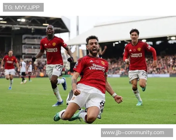 英超焦点战:AC米兰凭乌龙球险胜曼联全场沸腾 英超焦点战:AC米兰凭乌龙球险胜曼联全场沸腾