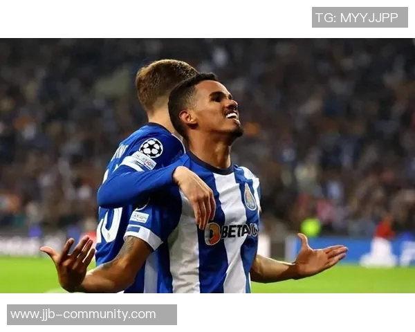 那不勒斯大胜波尔图四球狂潮引发全场欢呼盛况 那不勒斯大胜波尔图四球狂潮引发全场欢呼盛况