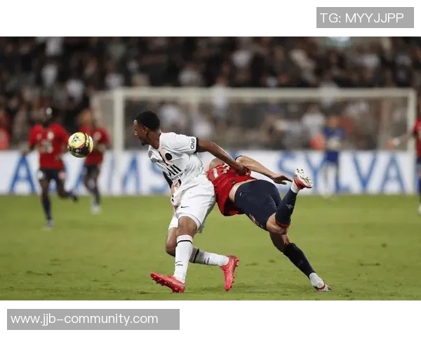 意甲精彩对决那不勒斯逆转巴黎圣日耳曼帽子戏法点燃全场激情