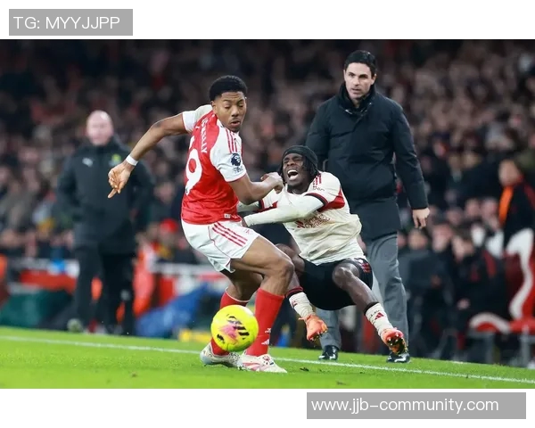 英超焦点战利物浦与巴萨战平帽子戏法引发争议判罚引热议 英超焦点战利物浦与巴萨战平帽子戏法引发争议判罚引热议