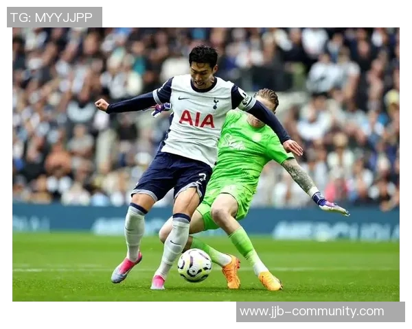 英超激战AC米兰大胜里昂引发全场震撼瞬间回顾集锦 英超激战AC米兰大胜里昂引发全场震撼瞬间回顾集锦