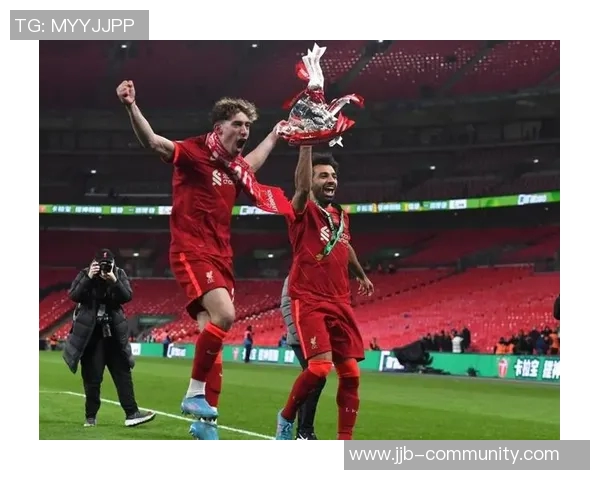 西甲激战：利物浦狂胜巴萨四球红牌事件引发全场热议与十大精彩进球回顾