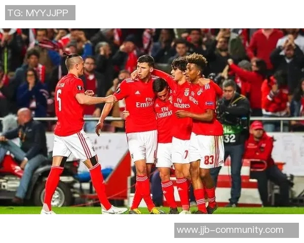 国王杯精彩对决本菲卡逆转多特蒙德神扑引发争议判罚全场沸腾